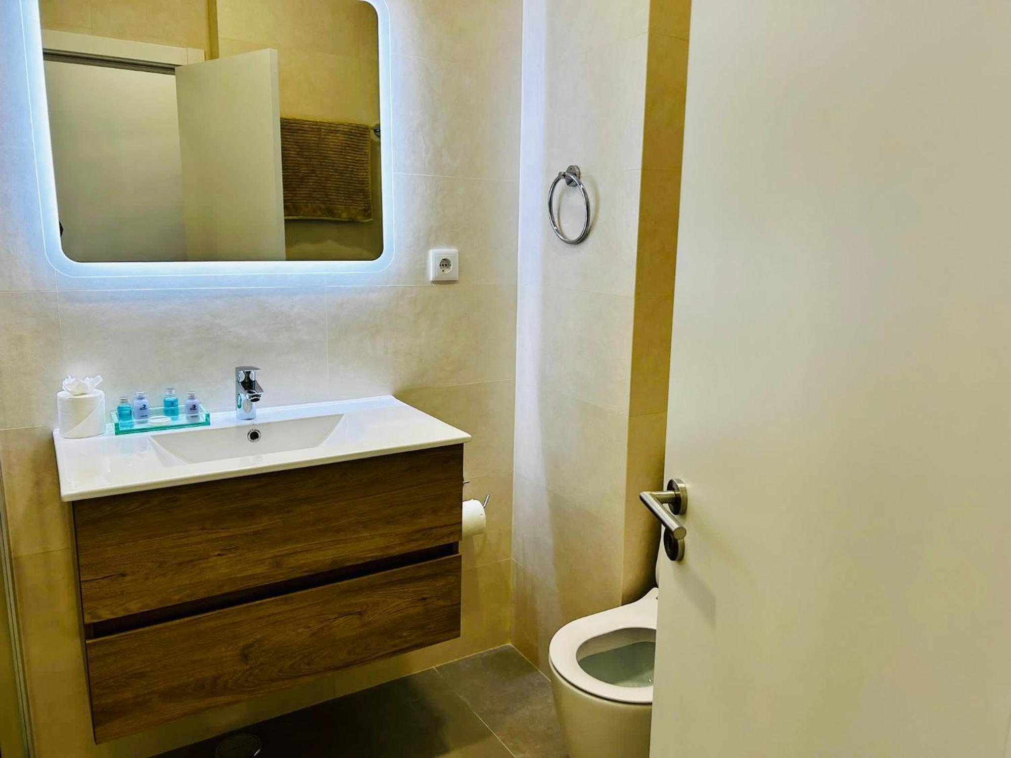 Studio Apt With Spectacular Views Of Lagos Marina Exterior photo